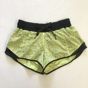 Lululemon Women Dottie Dash Clarity Yellow Black Hotty Hot Drawstring Shorts 6